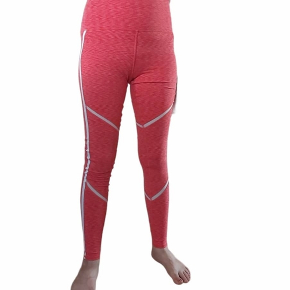 ALO Yoga Continuity Leggings . - Picture 13 of 16